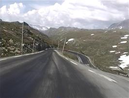 First hairpin bends on the long downhill to Boverdalen